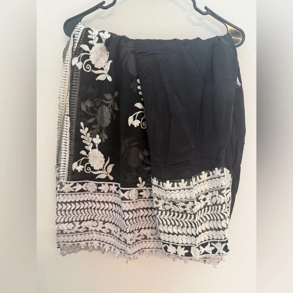 Black & White Embroidered 3 Piece Formal Suit with Chiffon Dupatta - Picture 6 of 7